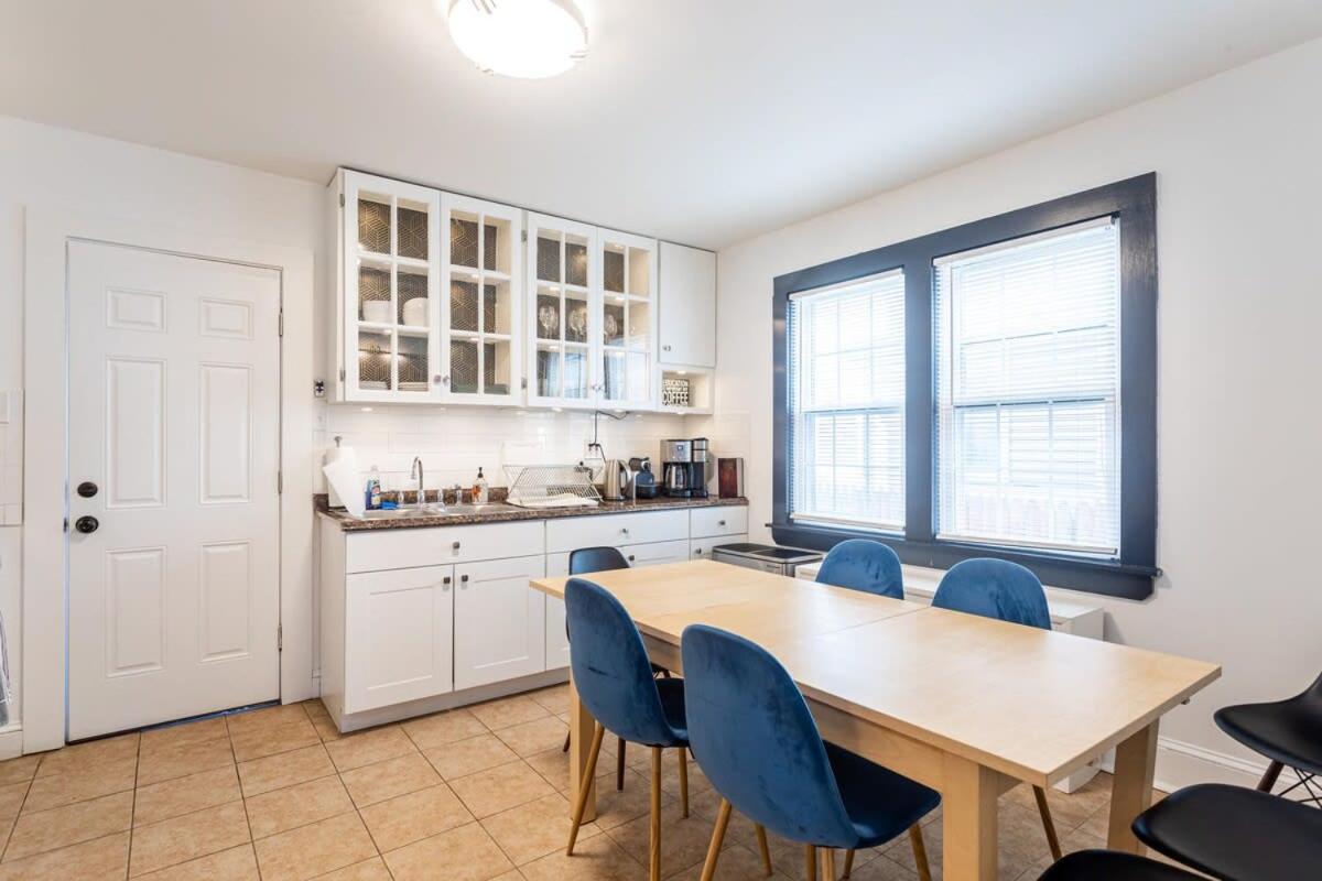 The Blue Sapphire 2Br 2 King Beds & Ample Backyard Apartment Bridgeport Exterior photo