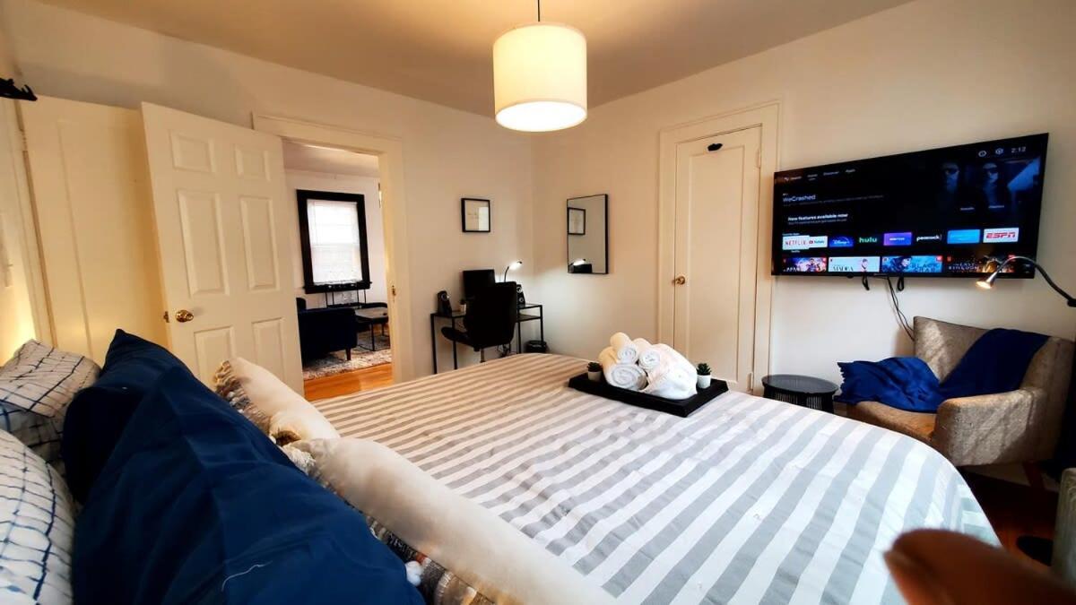 The Blue Sapphire 2Br 2 King Beds & Ample Backyard Apartment Bridgeport Exterior photo