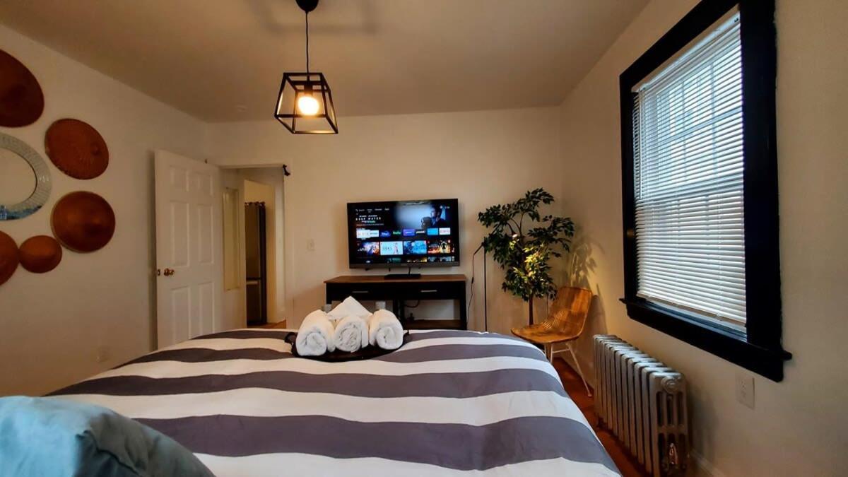The Blue Sapphire 2Br 2 King Beds & Ample Backyard Apartment Bridgeport Exterior photo