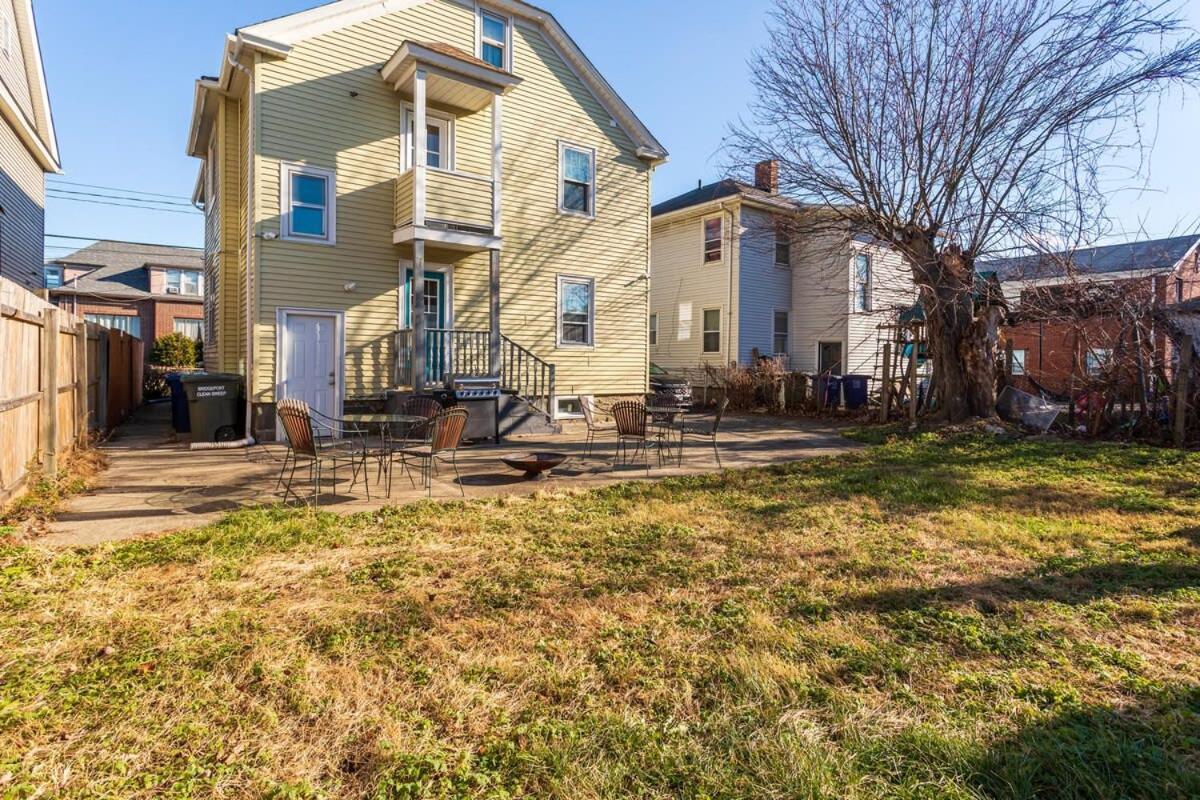 The Blue Sapphire 2Br 2 King Beds & Ample Backyard Apartment Bridgeport Exterior photo