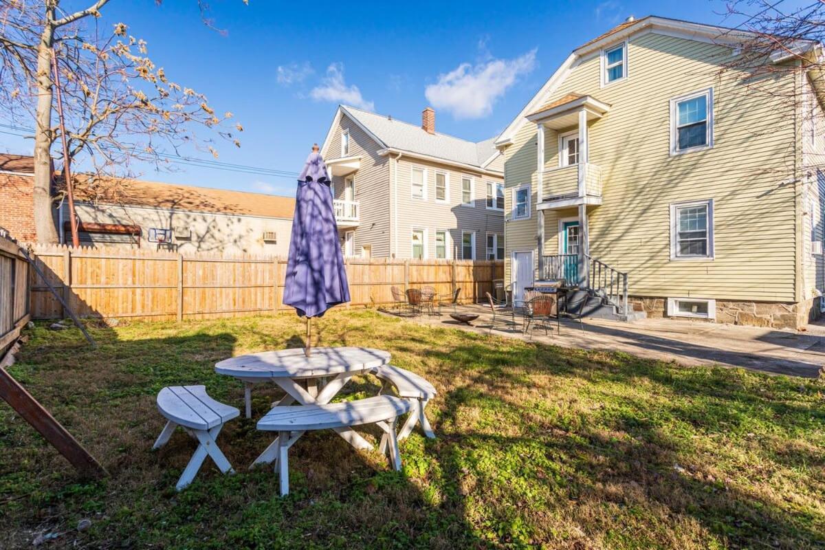 The Blue Sapphire 2Br 2 King Beds & Ample Backyard Apartment Bridgeport Exterior photo